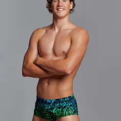 TRAINING SWIMWEAR Funky Trunks Mens Plain Front Trunks - Spraying Alive